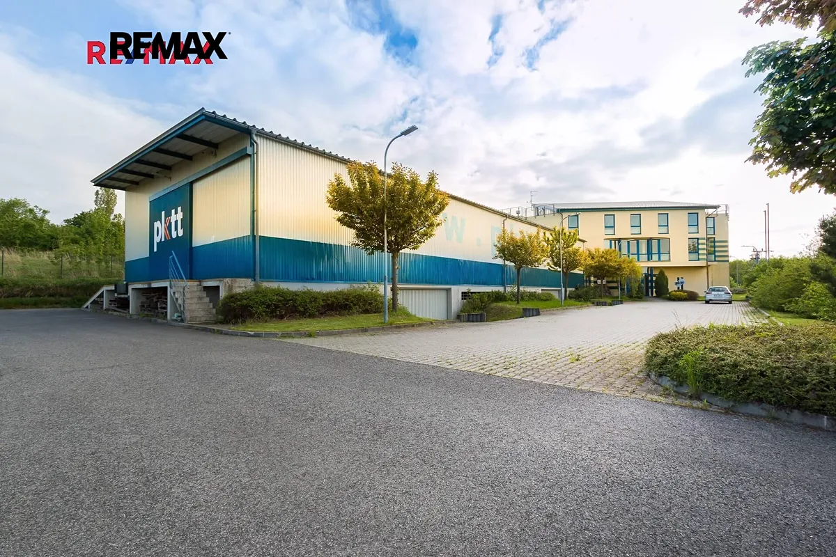 Pronájem skladového prostoru 2325 m²